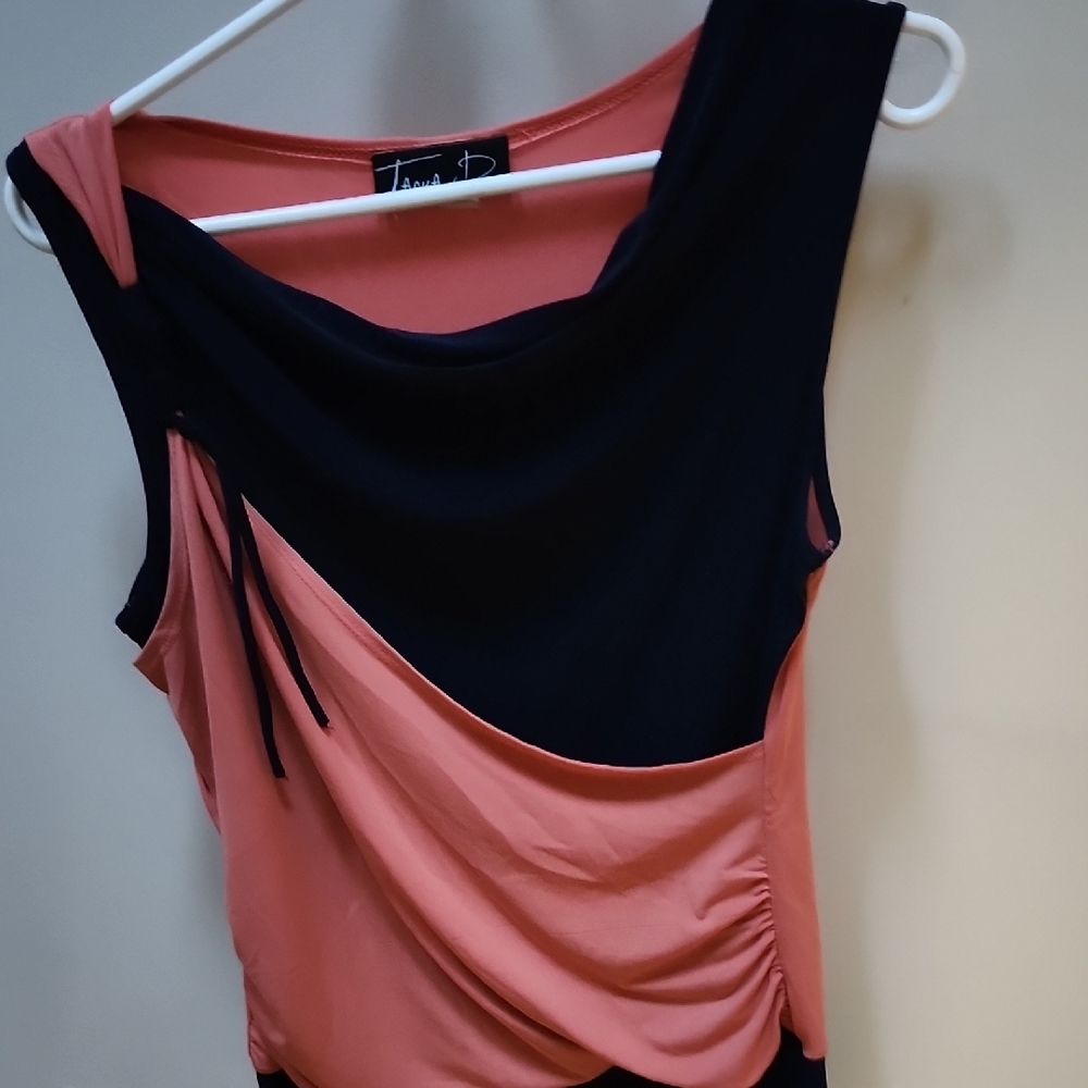 Elegant Two-Tone Sleeveless Top